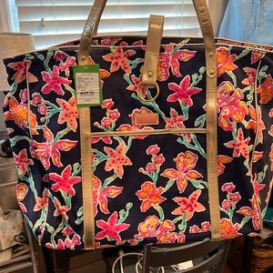 NWT Lilly Pulitzer Resort Travel Bag in Bright Navy Pretty Social